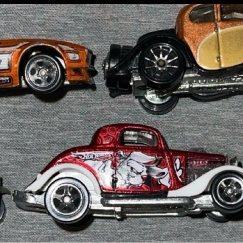 Lot Of 5 Hot Wheels Car Toys Vicky, Midnight Otto, Mustang, Bugatti